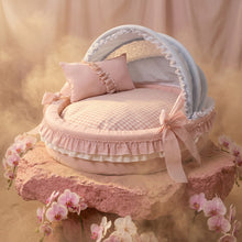 Load image into Gallery viewer, Exquisite luxury pet bed for dogs and cats featuring orthopedic comfort, handmade in Europe with baroque designer details, glamorous high-end customizable pet furniture by Aposentis. €570.00