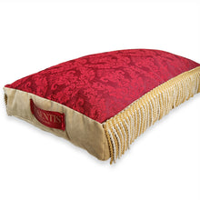 Load image into Gallery viewer, Exquisite luxury pet bed for dogs and cats featuring orthopedic comfort, handmade in Europe with baroque designer details, glamorous high-end customizable pet furniture by Aposentis. €175.00