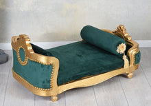 Load image into Gallery viewer, Versailles Pet Bed