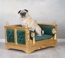 Load image into Gallery viewer, Versailles Pet Bed Emerald