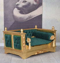 Load image into Gallery viewer, Versailles Pet Bed Emerald