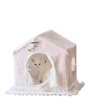 Load image into Gallery viewer, Exquisite luxury pet bed for dogs and cats featuring orthopedic comfort, handmade in Europe with baroque designer details, glamorous high-end customizable pet furniture by Aposentis. €390.00