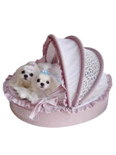 Load image into Gallery viewer, Exquisite luxury pet bed for dogs and cats featuring orthopedic comfort, handmade in Europe with baroque designer details, glamorous high-end customizable pet furniture by Aposentis. €550.00