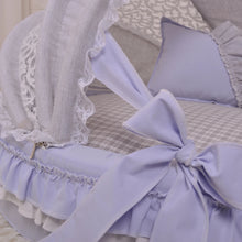 Load image into Gallery viewer, Exquisite luxury pet bed for dogs and cats featuring orthopedic comfort, handmade in Europe with baroque designer details, glamorous high-end customizable pet furniture by Aposentis. €570.00