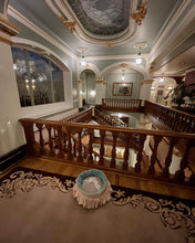 Load image into Gallery viewer, Exquisite luxury pet bed for dogs and cats featuring orthopedic comfort, handmade in Europe with baroque designer details, glamorous high-end customizable pet furniture by Aposentis. €400.00