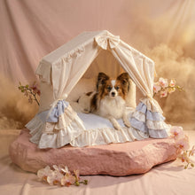 Load image into Gallery viewer, Exquisite luxury pet bed for dogs and cats featuring orthopedic comfort, handmade in Europe with baroque designer details, glamorous high-end customizable pet furniture by Aposentis. €350.00
