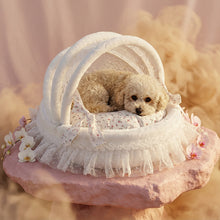 Load image into Gallery viewer, Exquisite luxury pet bed for dogs and cats featuring orthopedic comfort, handmade in Europe with baroque designer details, glamorous high-end customizable pet furniture by Aposentis. €550.00
